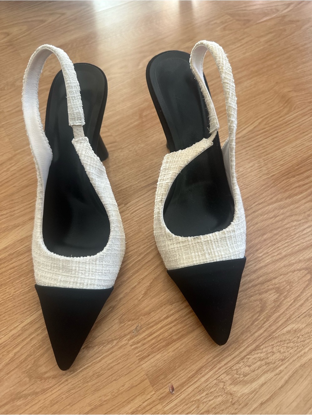 Women’s Two-Tone Slingback Pointed Toe Pumps - White/Black